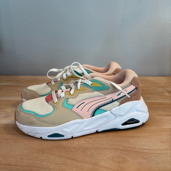 Women's 7.5 Puma TRC Mira Nouvella Travels Athletic Walking Running Low Top - Picture 1 of 6